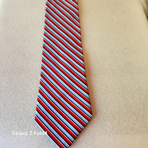 IZOD Stripe Tie Navy Blue & Red 100% Silk Men's Necktie - Picture 1 of 6